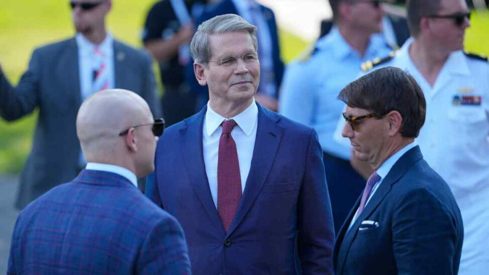 Us threatens tariffs ‘boomerang’ next month if no deals are struck