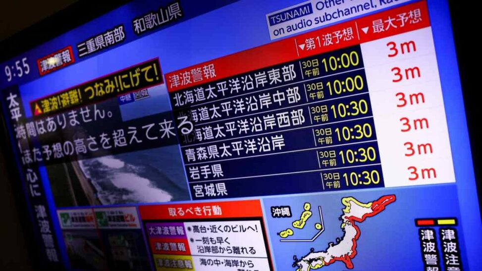 Powerful russia earthquake triggers tsunami warnings across pacific