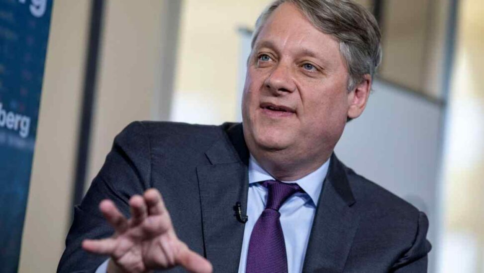 Trump risks market revolt if he threatens fed independence, pimco says
