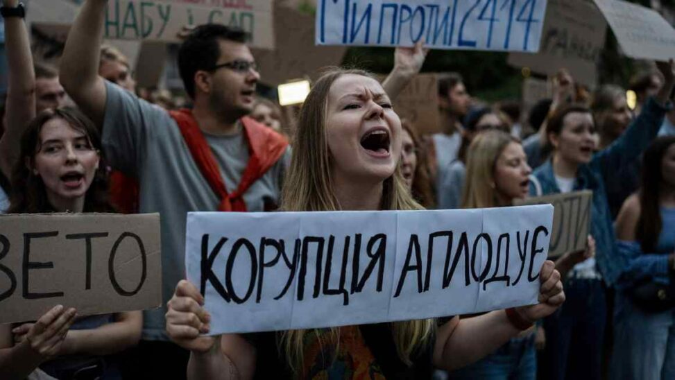 Ukraine warned that targeting of corruption watchdogs risks eu accession