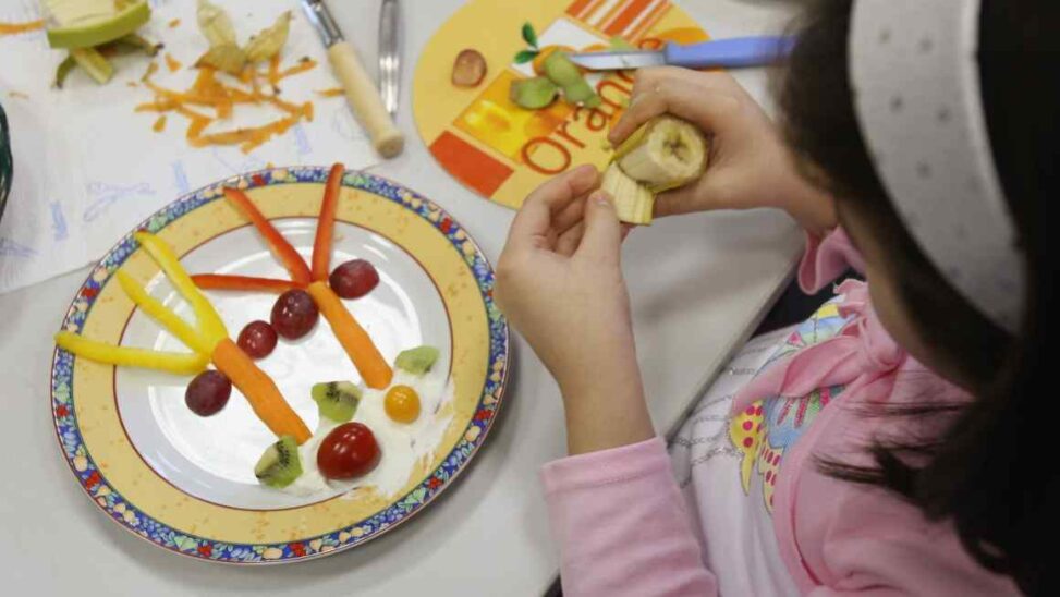 Brussels pushes schools to serve ‘made in europe’ fruit and vegetable