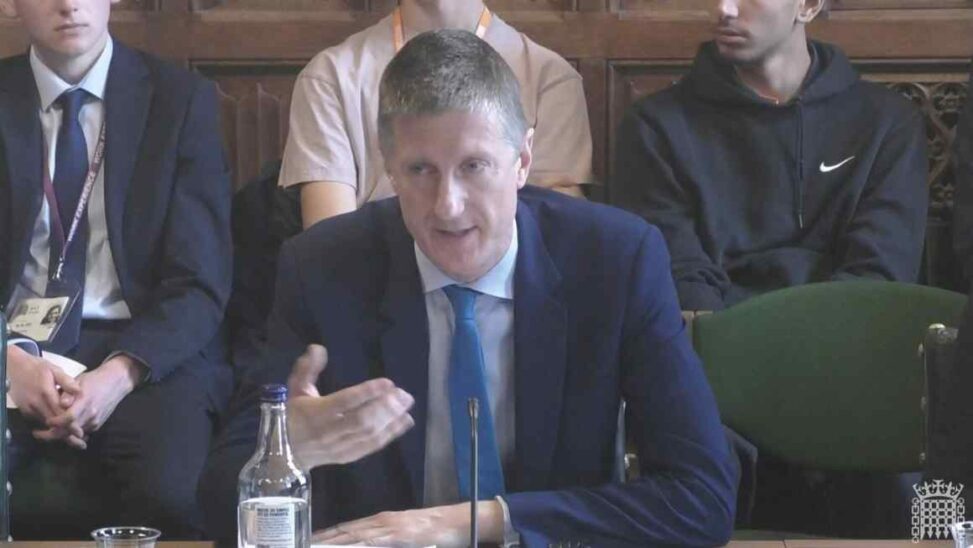 Uk statistics authority chair to step down after ‘systemic’ failures at ons