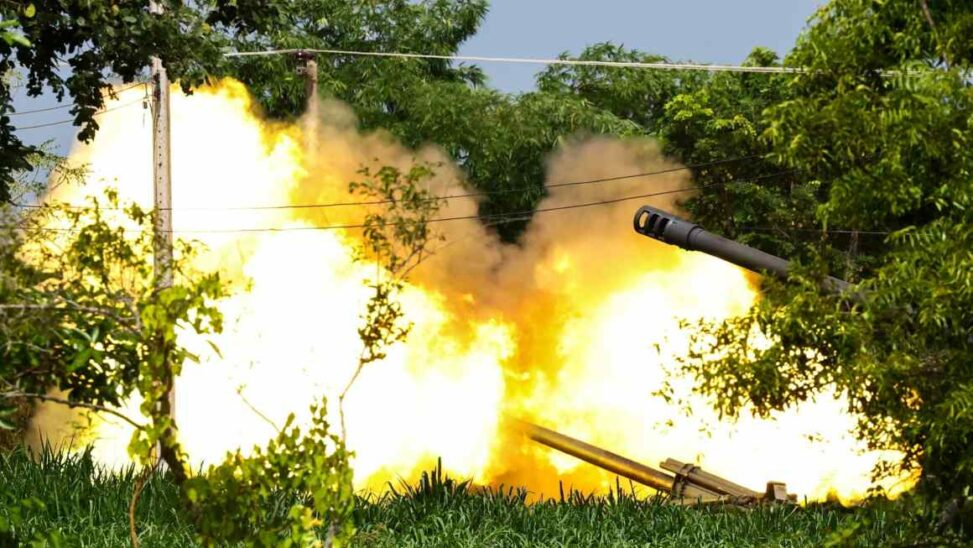 Thai authorities evacuate 100,000 amid border clashes with cambodia