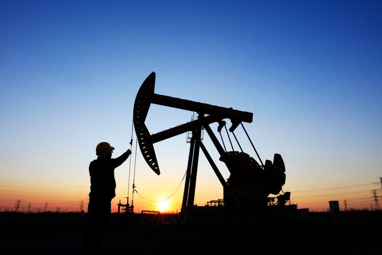 Eog resources cut at roth on concerns that global oil prices close to near term top