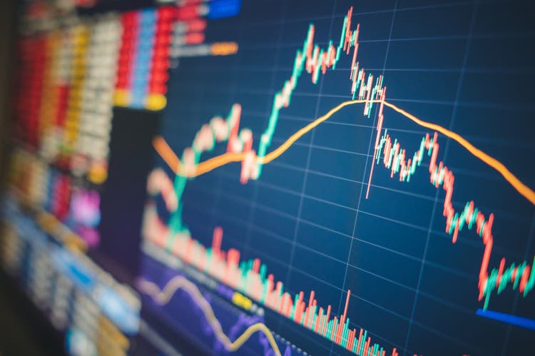 Nasdaq, s&p, dow trade mixed as inflation and bank earnings data arrives