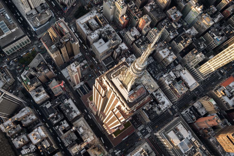 Esrt signs full floor lease with mott macdonald at empire state building