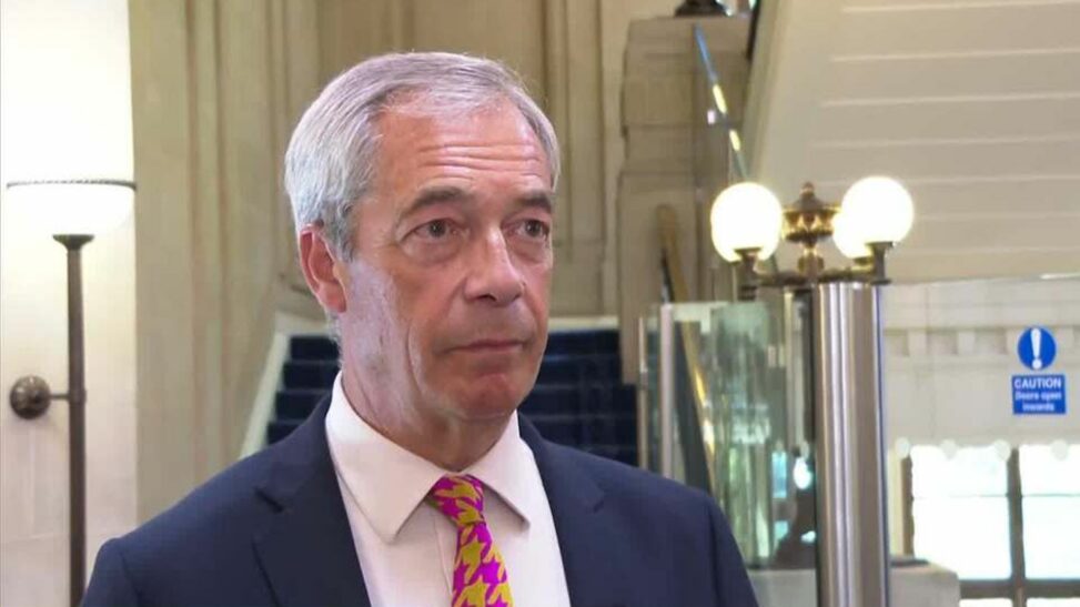 Nigel farage hits back at emmanuel macron after french president sparks fresh brexit row