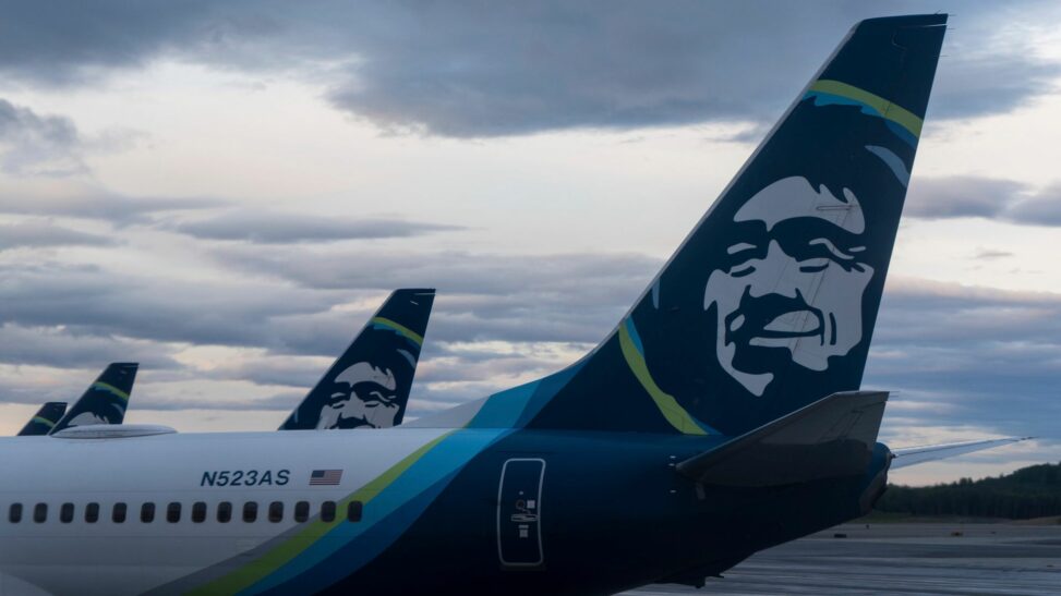 Alaska airlines grounds all flights after it outage