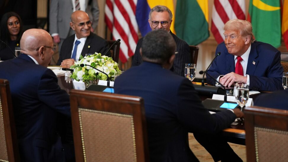 Trump praises liberian president's english the country's official language