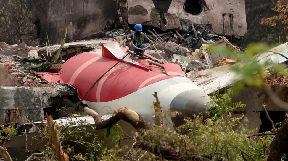 Air india plane suffered 'no mechanical fault' before crash, chief executive says in memo