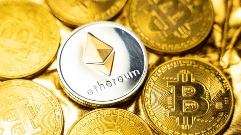 $640 million flows into ether etfs as bitcoin etfs notch 7th day of gains