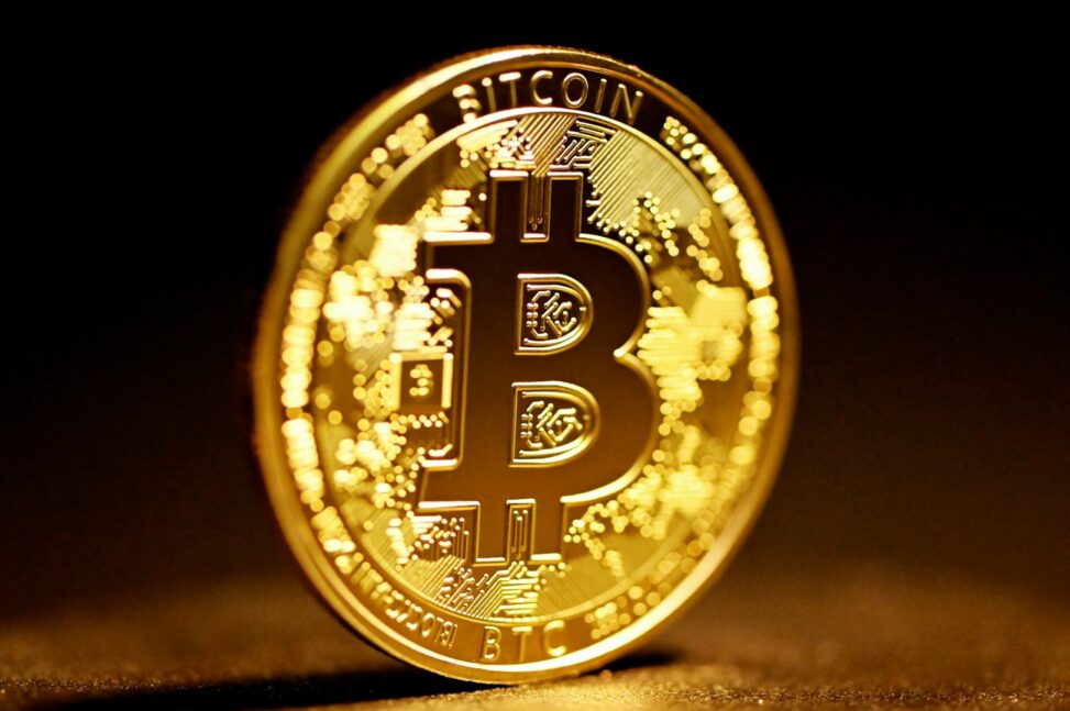 Asia morning briefing: bitcoin drops to $115k as third major profit taking, new tariff tensions add pressure