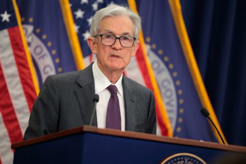 All eyes on powell as bitcoin holds below $113k: crypto daybook americas