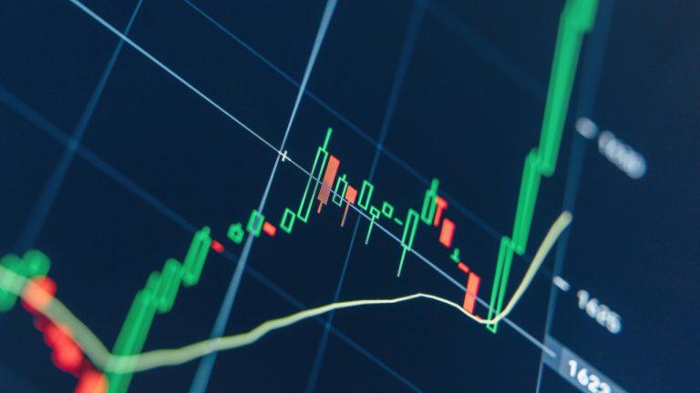 Crypto etfs dominate institutional portfolios amid record breaking demand