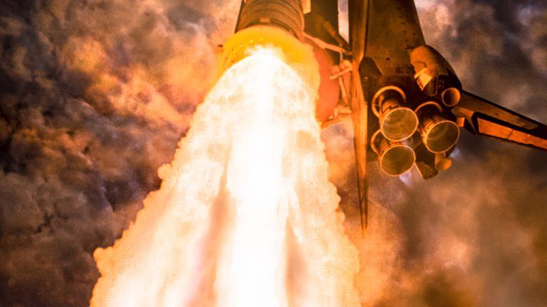 Coinbase sees full scale altcoin season brewing with september rotation in sight
