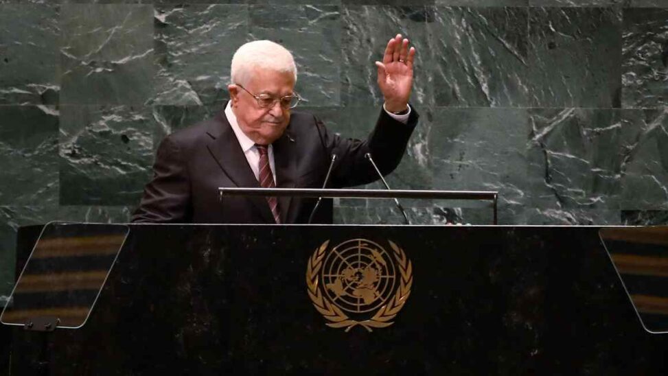 Us bars palestinian leader abbas from un meeting to recognise state