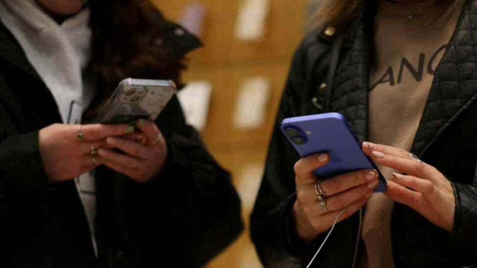 Uk sought broad access to apple customers’ data, court filing shows