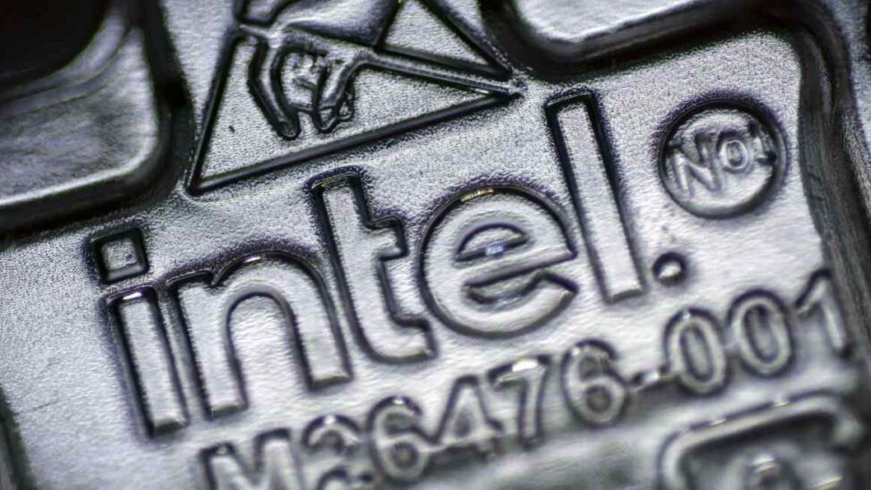 Trump says intel has agreed to give us 10% stake in chipmaker