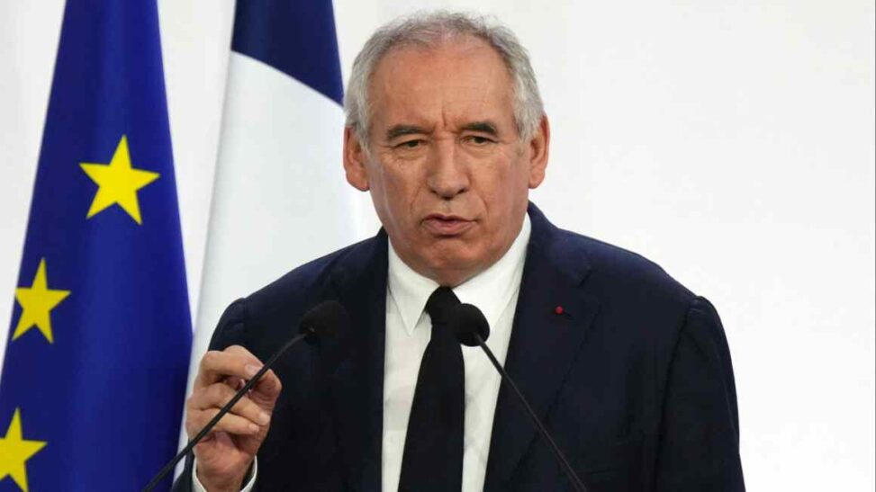 French assets hit by prospect of government collapse