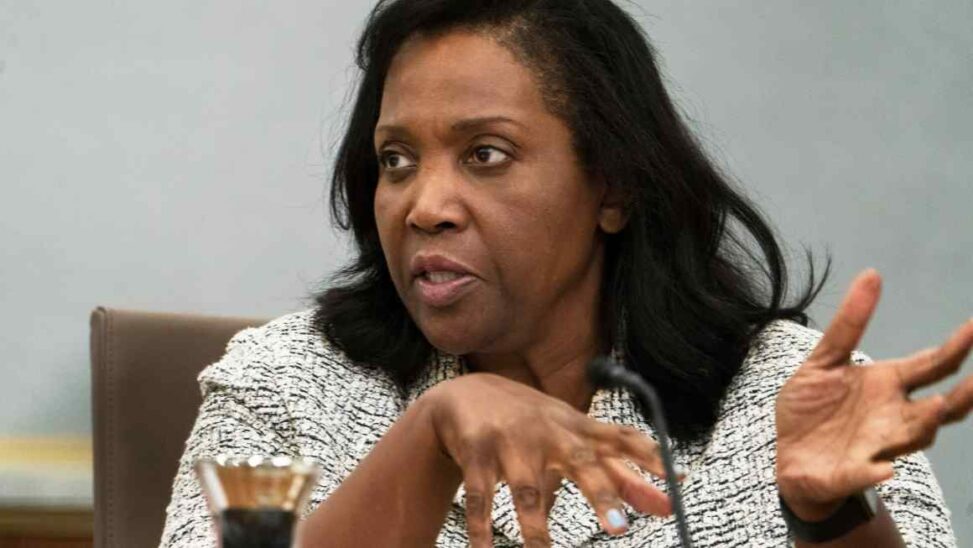 Justice department calls on fed to sack governor lisa cook