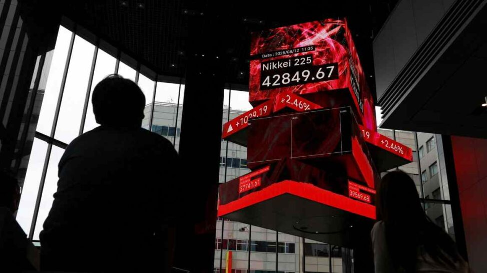 Global stocks rally as washington and beijing signal trade talks