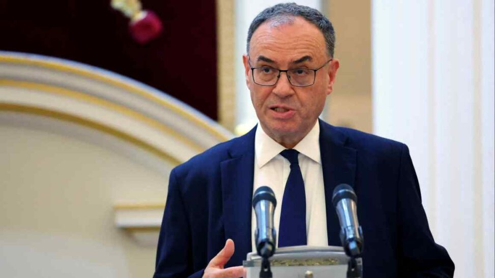 Bank of england poised to cut interest rates