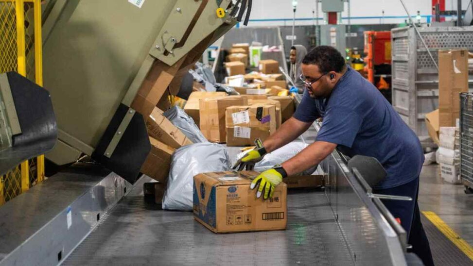 Trump hits small packages with fresh tariffs as duty free exemption ends