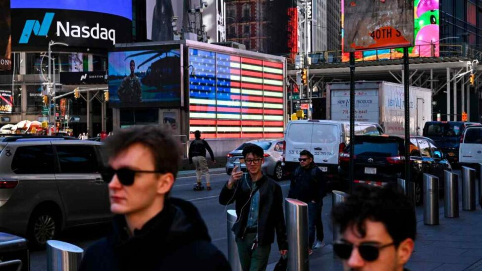 Us tech stocks hit by wave of concerns over future of ai boom