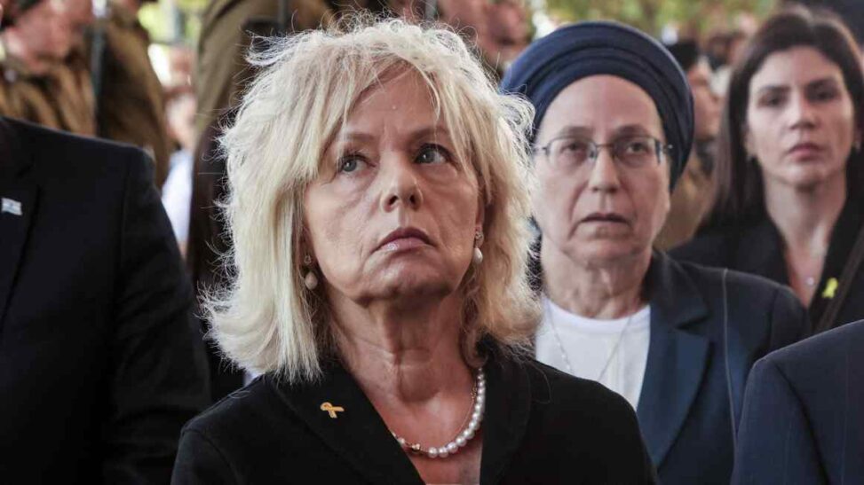 Netanyahu’s government votes to fire attorney general