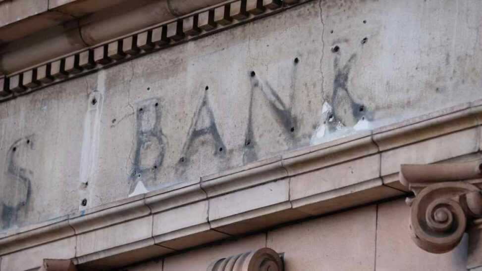 Uk banks have closed more than one in three branches over past five years