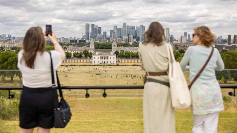 Canary wharf office values rise for first time in three years