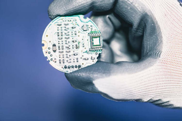 Navitas semiconductor names chip industry veteran allexandre as new ceo