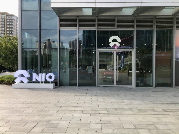 Nio q2 earnings preview: ev maker faces margin pressures, slower growth as rally tested