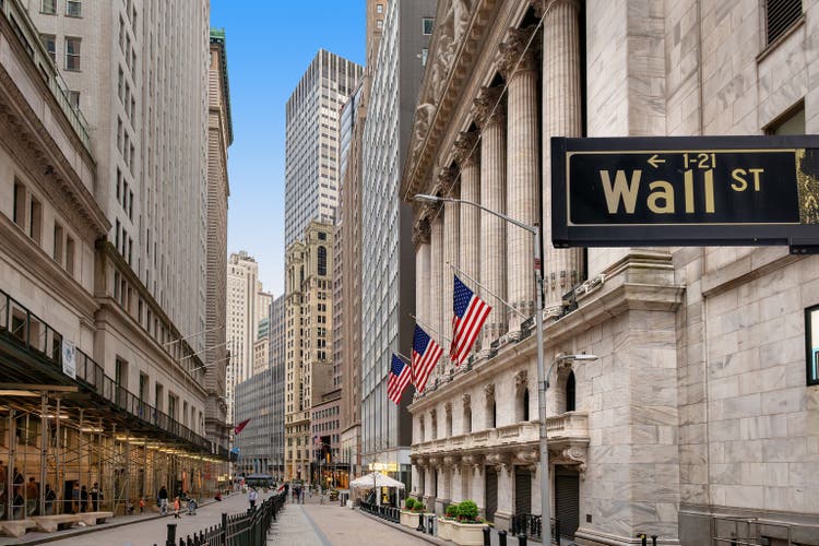 Nasdaq, s&p, dow futures fall as trump fires fed governor cook