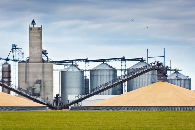 Andersons buys remaining stake in ethanol jv with marathon petroleum in $425m deal