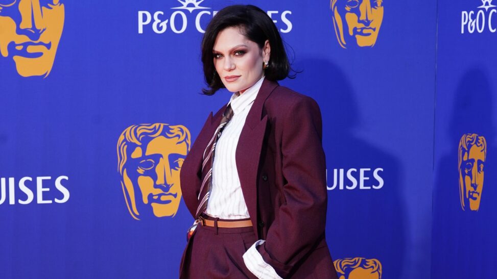 Jessie j cancels tour dates ahead of second breast cancer surgery
