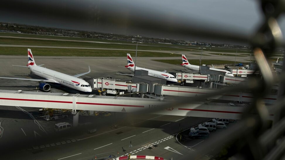 Heathrow submits plans for third runway and says it can be built within a decade