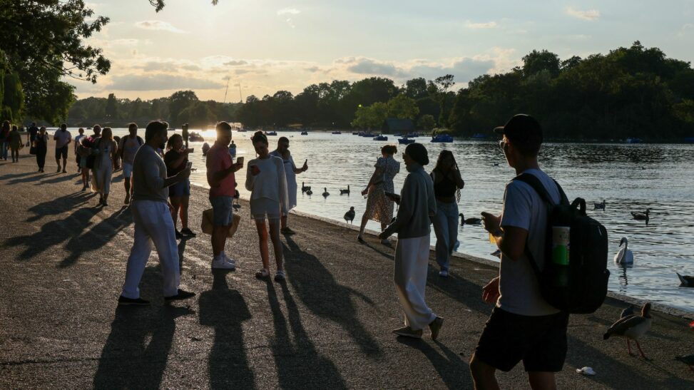 Bank holiday temperatures to climb close to 30c before rain arrives