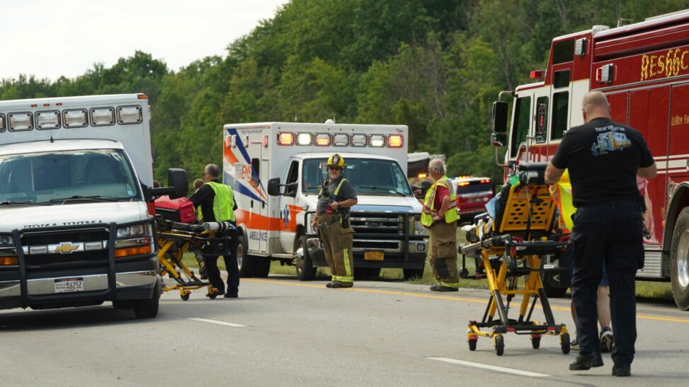 Tour bus returning from niagara falls crashes killing and injuring multiple people
