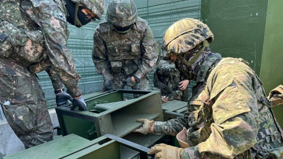 South korea removes speakers used to blast k pop songs and propaganda across border