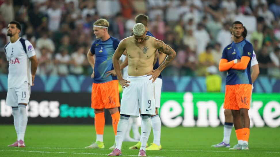 Spurs let slip 2 0 lead to lose super cup final on penalties