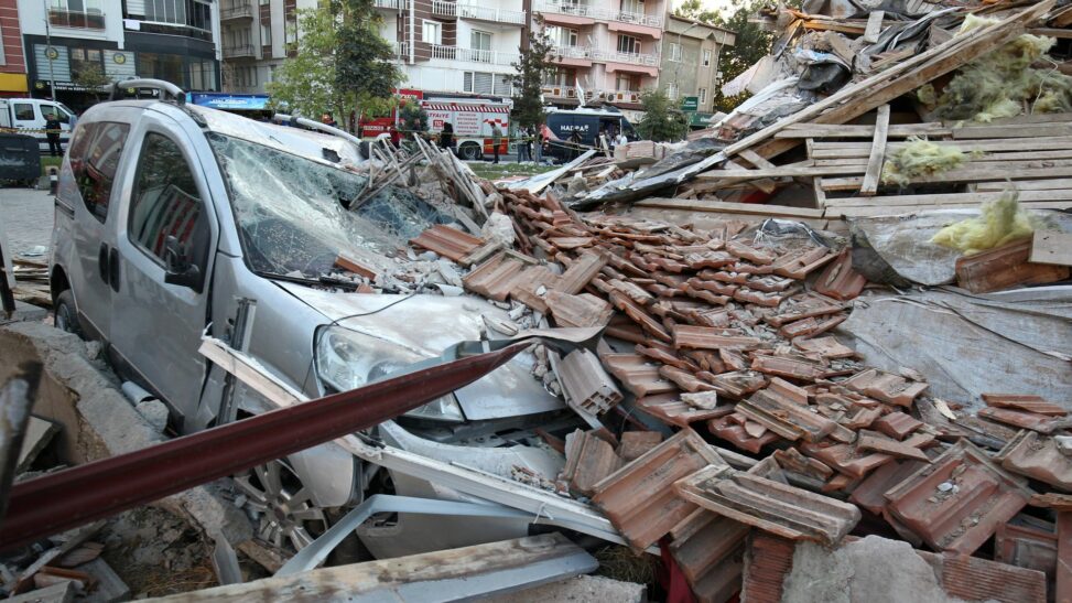 Deadly earthquake hits northwest turkey