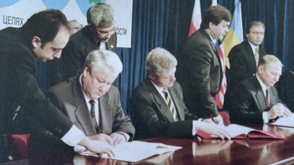Ukrainian diplomat involved in 90s nuclear deal with russia warns trump about 'very big mistake'