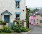 Average uk house price reaches record £299,331, says halifax
