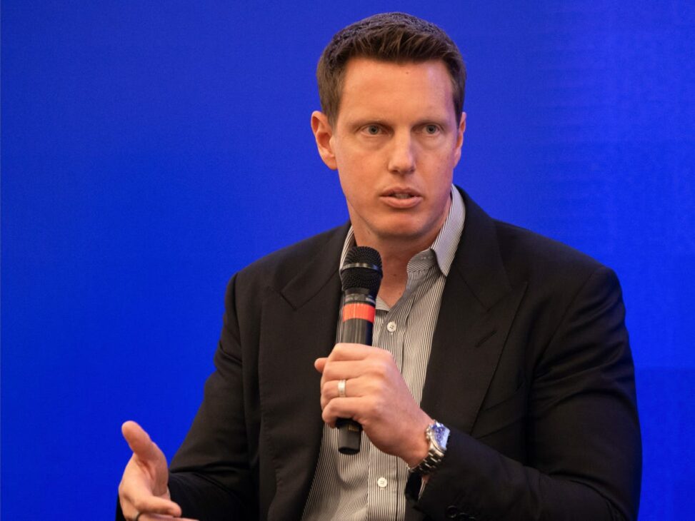 David ellison is calling paramount skydance employees back to the office 5 days a week. read the memo.