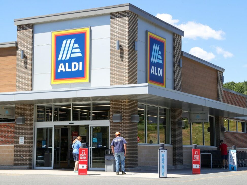 Small grocery stores like aldi and grocery outlet are gaining ground in the grocery wars