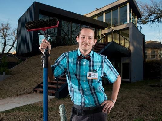 An entrepreneur who mastered seo in 2014 says he doesn't care about google rankings anymore. here's how he's using ai to grow his business to 7 figures.