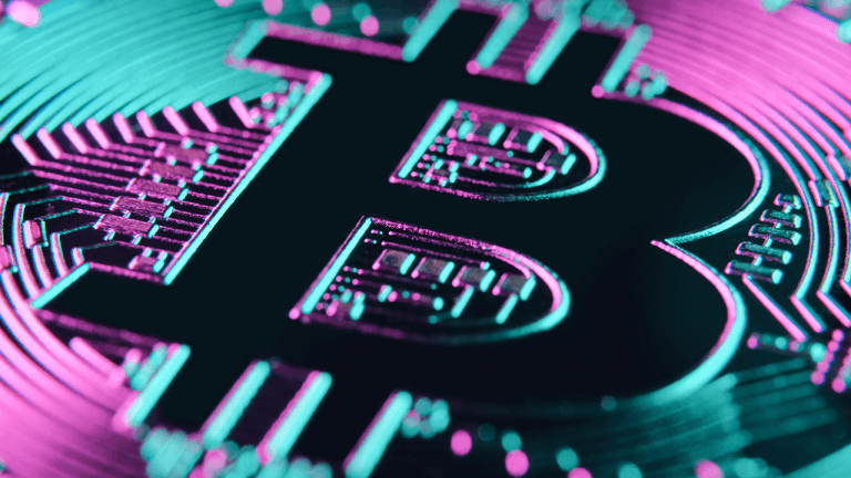 Bitcoin price watch: bulls eye breakout while bears guard resistance
