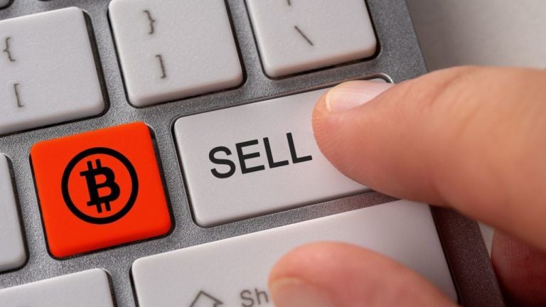 El salvador moves bitcoin for safety purposes: is a selloff coming?