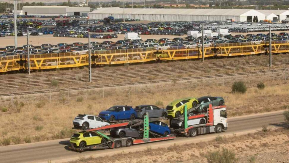 China sends 2,000 workers to build battery power in europe
